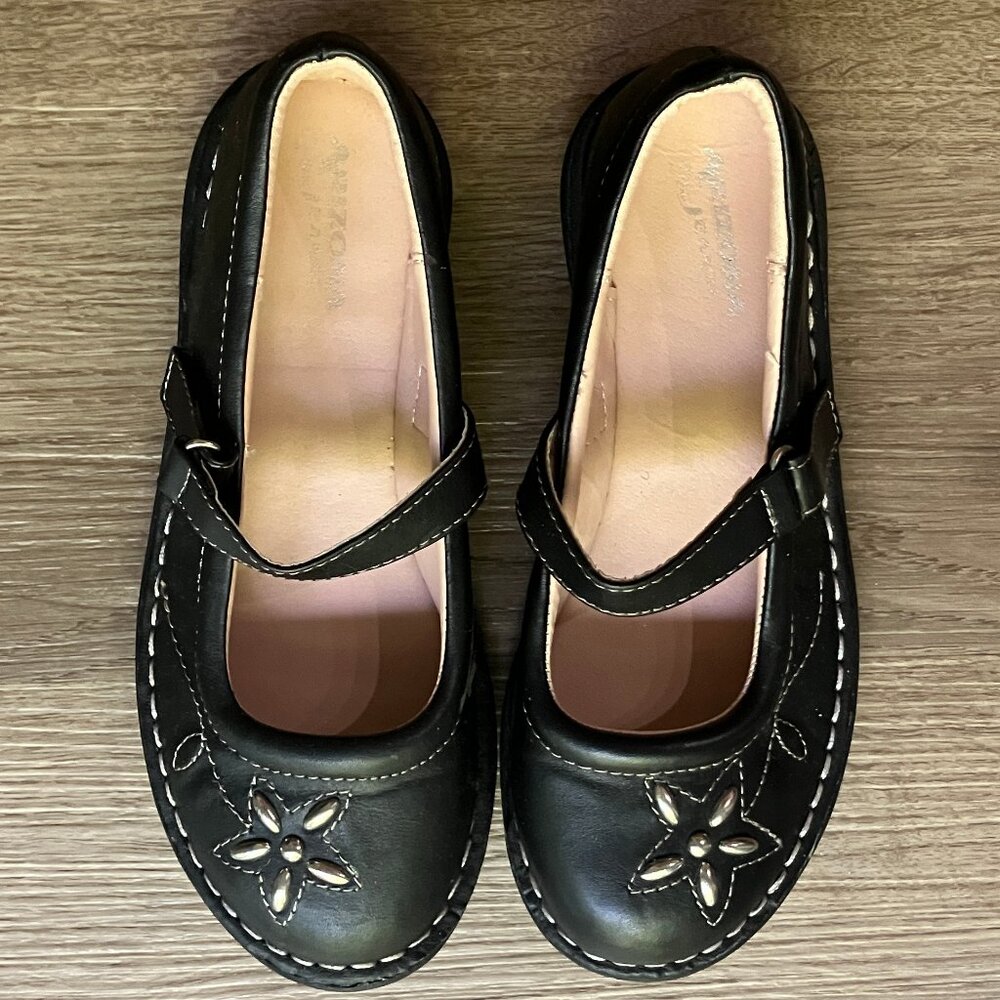 NEW! Arizona Jean Maggie Mary Jane Uniform Shoes Girls Size: 2 - Picture 4 of 4